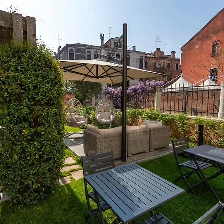 Palazzo Morosini Degli Spezieri *