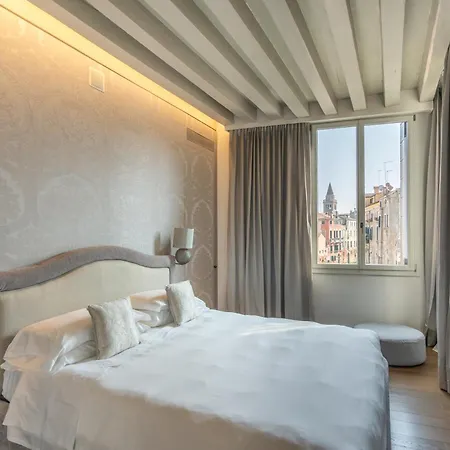 Palazzo Morosini Degli Spezieri *