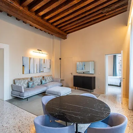 Appartamento Palazzo Morosini Degli Spezieri *