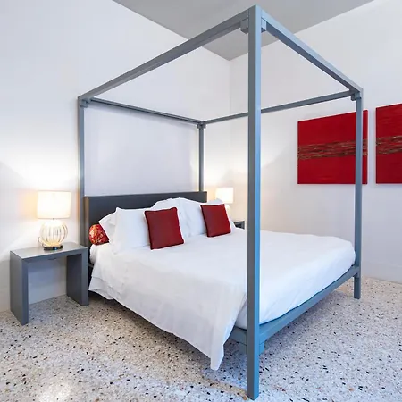 Palazzo Morosini Degli Spezieri *