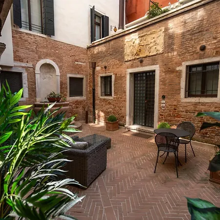 Palazzo Morosini Degli Spezieri